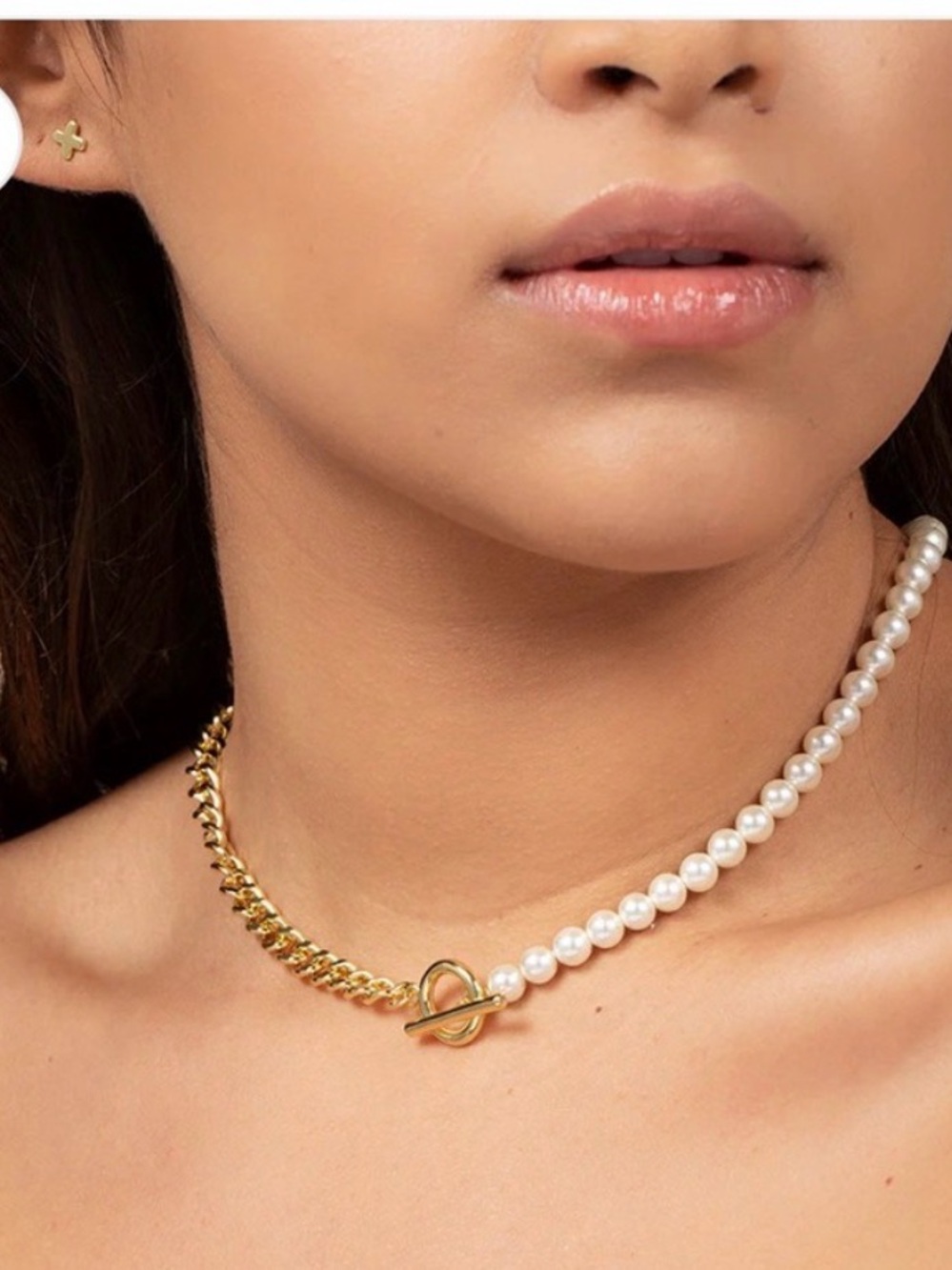 Uncommon James Gold and White Pearl Toggle Choker